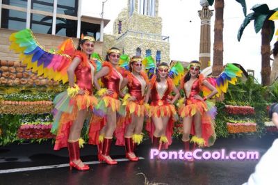 Colegio Hispano América Desfile de la Fiesta de la fruta y de las flores Ambato 2015