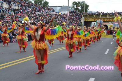 Colegio Hispano América Desfile de la Fiesta de la fruta y de las flores Ambato 2015