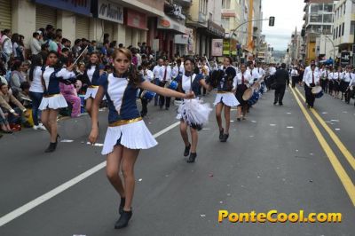 Unidad Educativa Gonzalez Suarez Desfile del 12 de Noviembre de 2015
