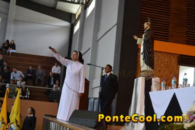 Juramento a la Bandera en la Unidad Educativa Santo Domingo de Guzmán 2016