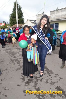 Con la participación de integrantes y voluntarios de PonteCool.com y las Chicas Cool, se realizo un agasajo a los niños de escasos recursos con la donación voluntaria de personas y negocios. Este agasajo llego a 130 niños del sector.
