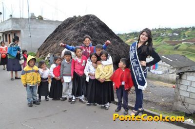 Con la participación de integrantes y voluntarios de PonteCool.com y las Chicas Cool, se realizo un agasajo a los niños de escasos recursos con la donación voluntaria de personas y negocios. Este agasajo llego a 130 niños del sector.
