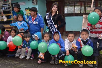 Con la participación de integrantes y voluntarios de PonteCool.com y las Chicas Cool, se realizo un agasajo a los niños de escasos recursos con la donación voluntaria de personas y negocios. Este agasajo llego a 130 niños del sector.
