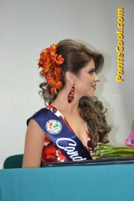 Inscripción de Ibeth Castro candidata a Reina de Ambato 2016
