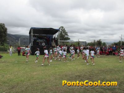 Festival deportivo, artístico y gastronómico Unidad Educativa Bolívar 2016
