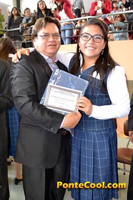 Juramento a la Bandera en la Unidad Educativa Santo Domingo de Guzmán 2016
