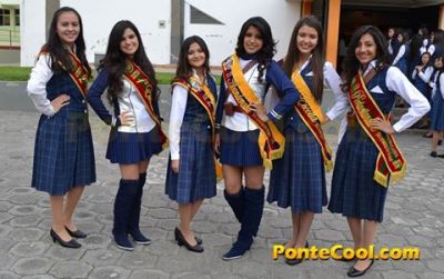 Juramento a la Bandera en la Unidad Educativa Santo Domingo de Guzmán 2016
